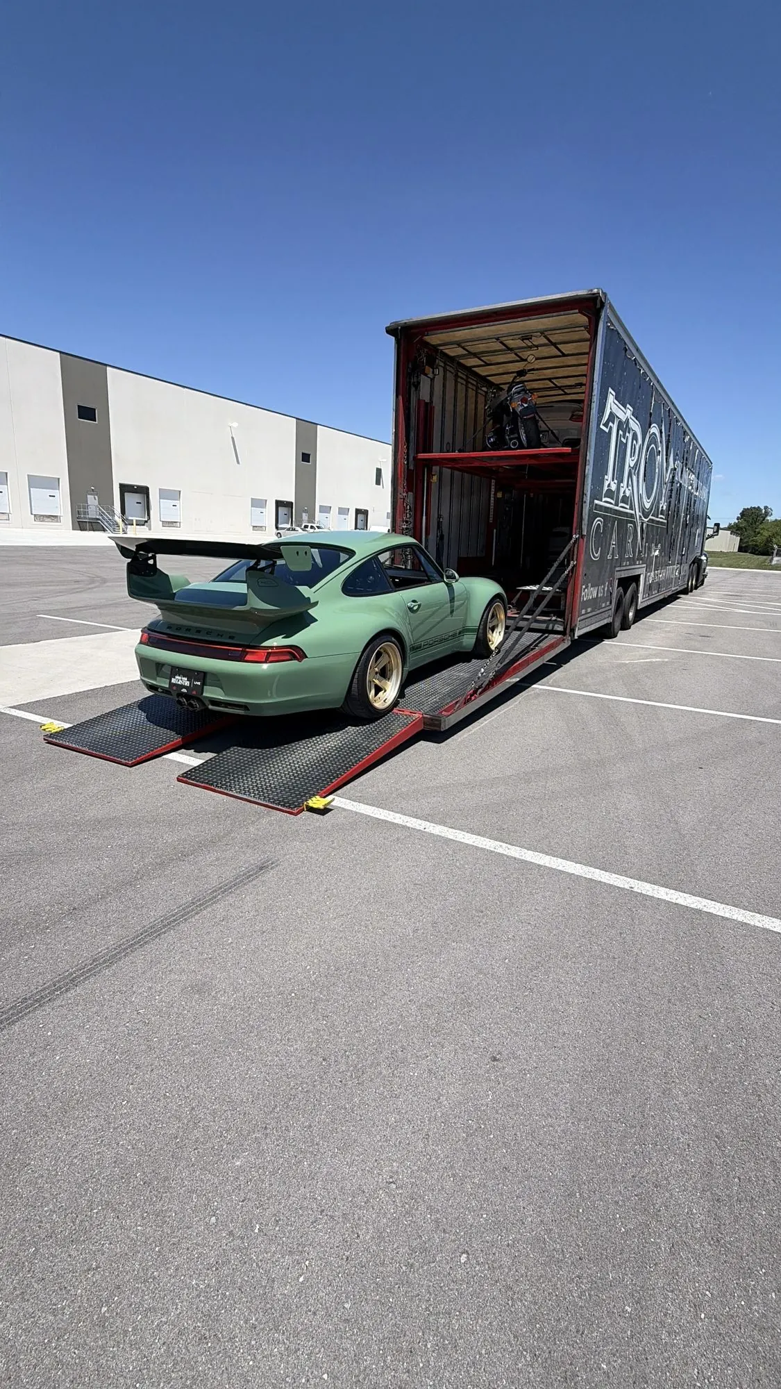 Gunther Werks 993, loading out